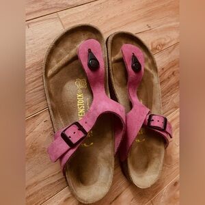 Birkenstock Gizeh Fuchsia Suede Sandals
